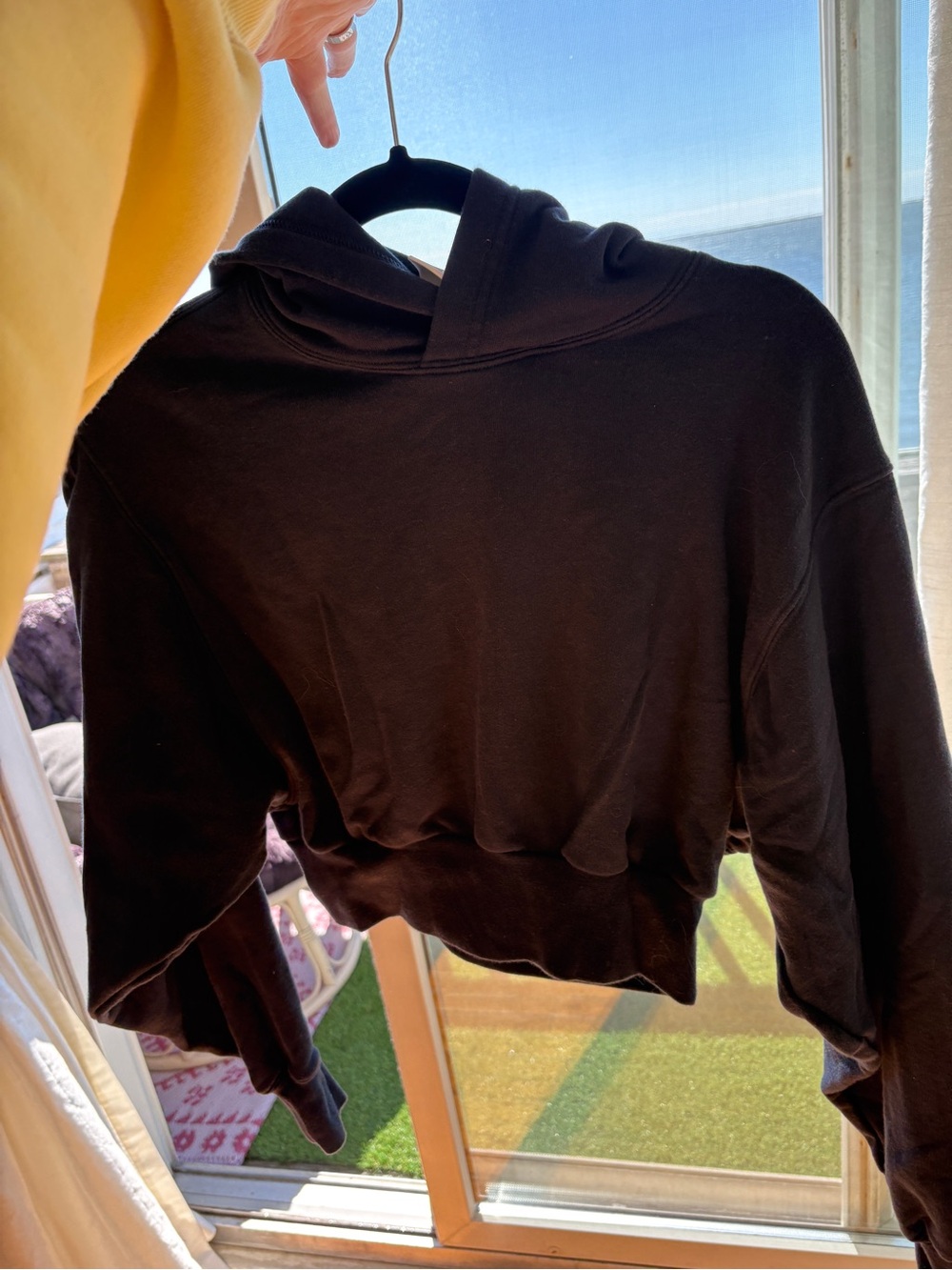 TNA Cropped Hoodie - Essential Pullover